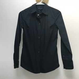 Gap fitted black button down shirt